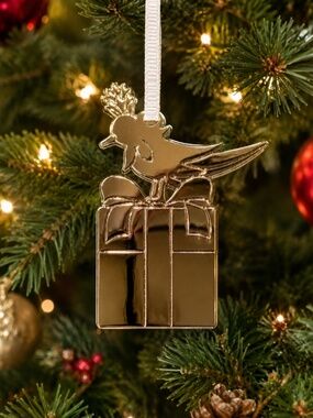 Tiffany & Co. Bird on Gift Silver Holiday Ornament – Limited Edition 2025 pkging
